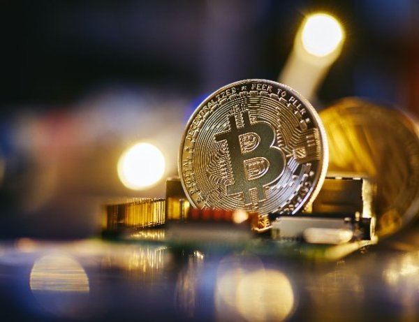 Bitcoin NVT Flashes Buy Signal, Bottom In?