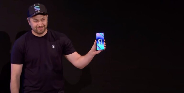 MKBHD'sHard-Hitting Review of Solana Mobile's Saga MKBHD'sHard-Hitting Review of Solana Mobile's Saga