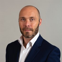 Bridging TradFi and Crypto: “Compliance and Regulations Concerns for Large Institutions” Bridging TradFi and Crypto: “Compliance and Regulations Concerns for Large Institutions”