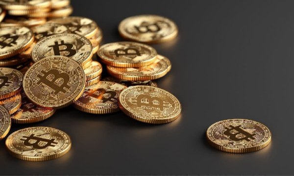 Stadium, Islands, Private Jets: What Can 10,000 BTC Get You 14 Years After Bitcoin Pizza Day?
