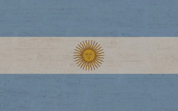 Argentinians Defy Global Trends: Massive Bitcoin Buying Spree During Market Crash!