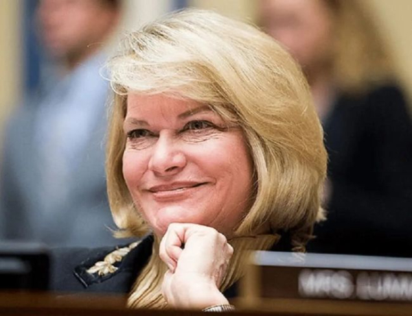 Senator Lummis Claims Bitcoin Could Cut National Debt In Half By 2045 Senator Lummis Claims Bitcoin Could Cut National Debt In Half By 2045