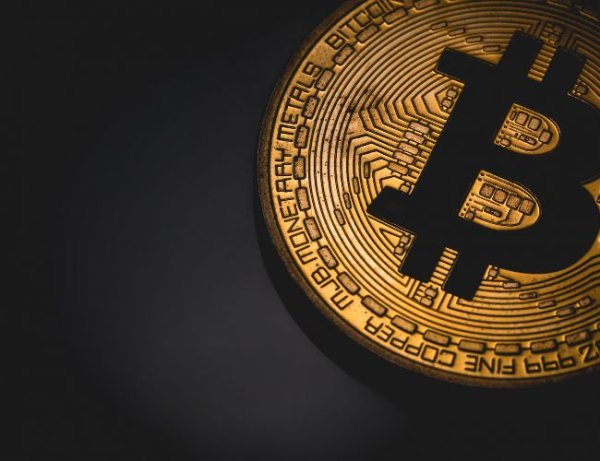 Bitcoin Facing Potential Capitulation Amid On-Chain Liquidity Squeeze, Analyst Says Bitcoin Facing Potential Capitulation Amid On-Chain Liquidity Squeeze, Analyst Says