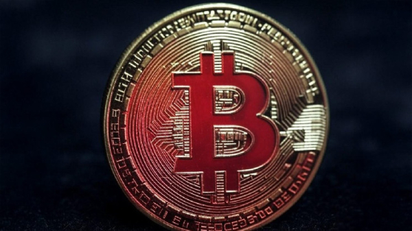 Bitcoin Slides Below $93,000 Amid Lukewarm US Interest During the Holidays Bitcoin Slides Below $93,000 Amid Lukewarm US Interest During the Holidays