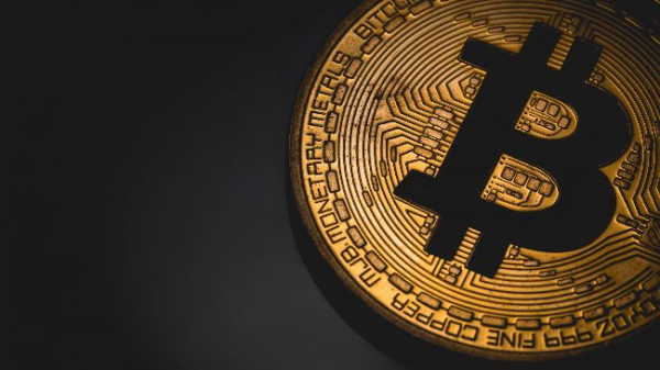 Bitcoin Eyes $108K: Can Bulls Sustain Momentum Against Bearish Signals?