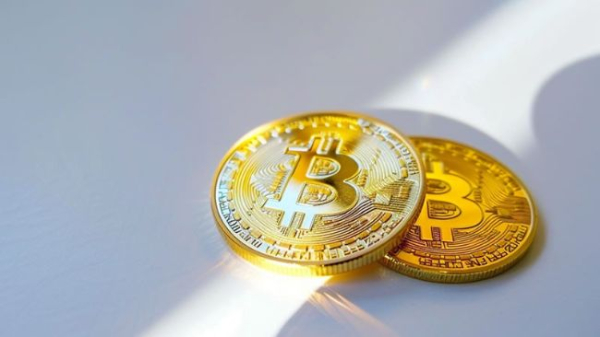 Bitcoin 4H Chart Shows Bullish Consolidation &ndash; Classic Continuation?