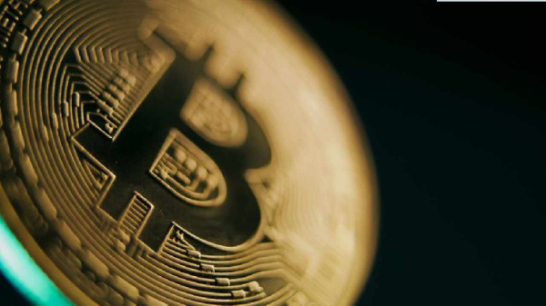 Fidelity Highlights Bitcoin&rsquo;s Ancient Supply Surge as Dormant Coins Outpace New Issuance