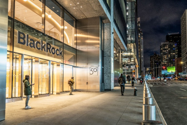 BlackRock&rsquo;s Bitcoin ETF Generating More Revenue Than its Flagship S&P 500 Fund