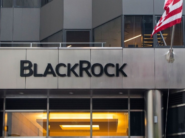 BlackRock iShares Bitcoin ETF Surges Past 700K BTC in Record-Breaking Run BlackRock iShares Bitcoin ETF Surges Past 700K BTC in Record-Breaking Run