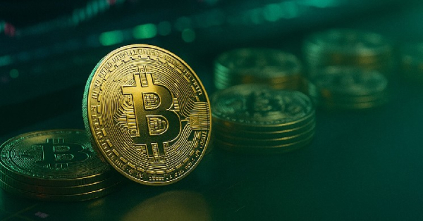 Bitcoin remains stuck in $100k-$110k band as retail and whales enter potential standoff